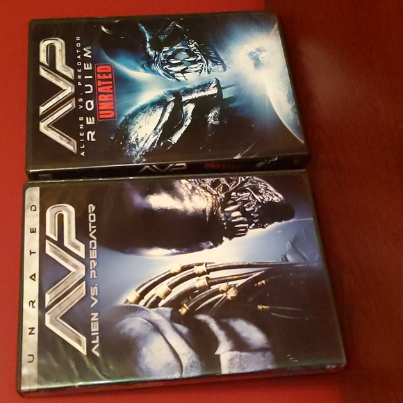 AVP Unrated 2-Pack DVDs - Picture 4 of 7